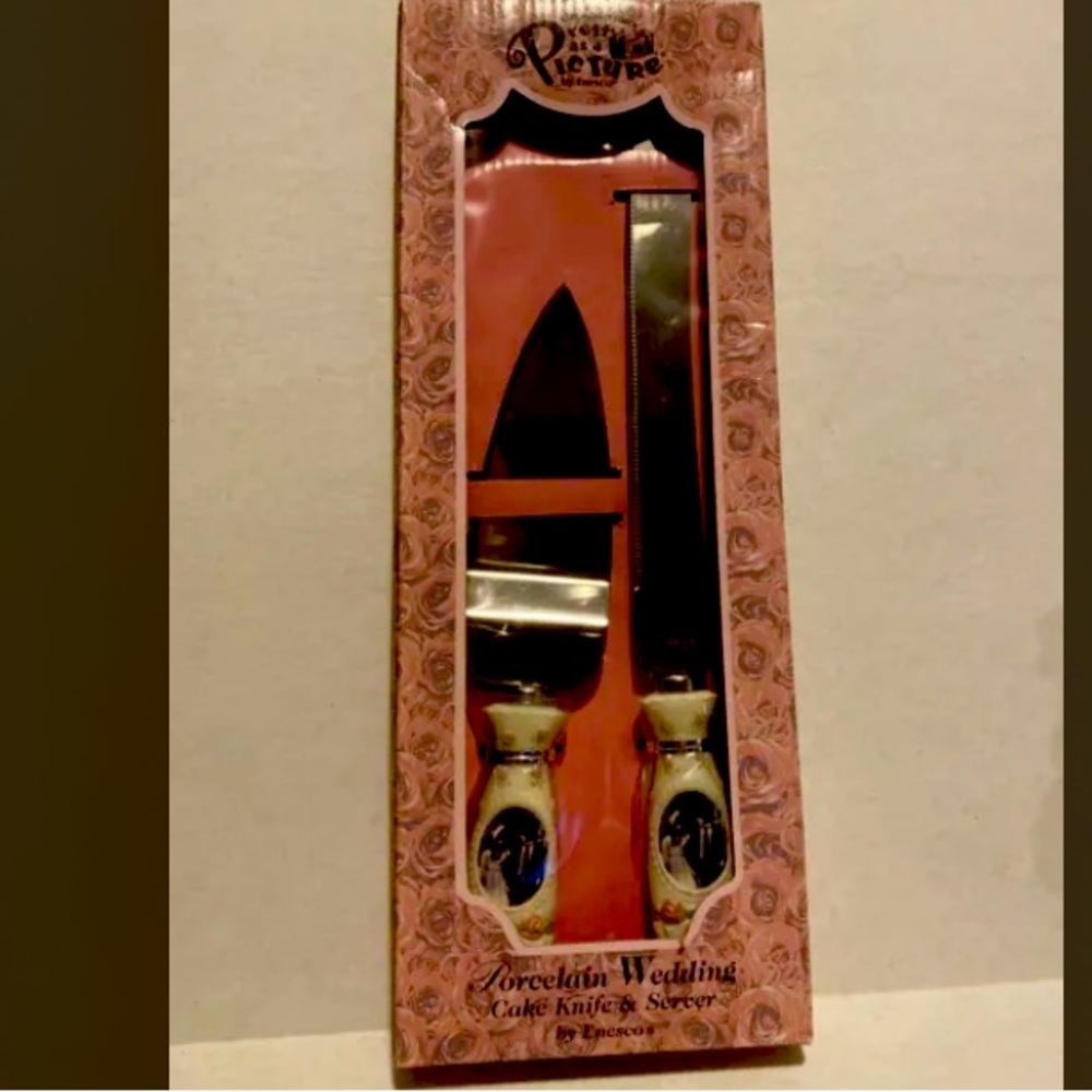 Enesco Kim Anderson Pretty As A picture Porcelain Wedding Cake Knife Serving Set